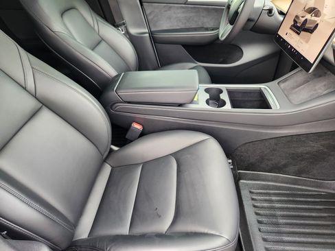 Used 2023 Tesla Model Y Long Range image 10