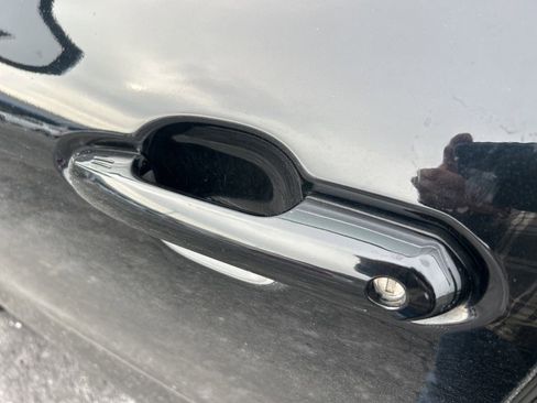 Used 2020 Toyota Highlander XLE image 13