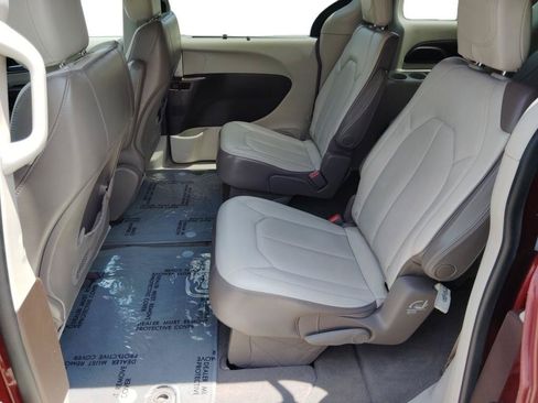 Used 2021 Chrysler Voyager Lxi FWD image 26