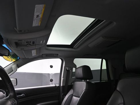 Used 2020 Chevrolet Tahoe Premier w/ Premier 6.2L Value Package AWD/4WD image 26