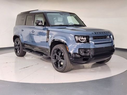 New 2026 Land Rover Defender 110 X-Dynamic SE image 7