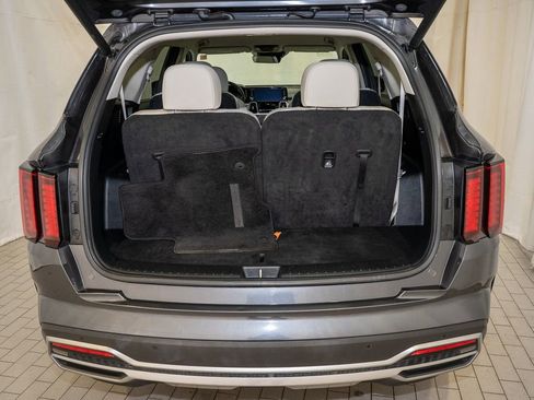 Certified 2023 Kia Sorento EX image 5