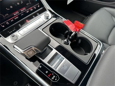 New 2025 Audi Q8 Premium Plus image 34