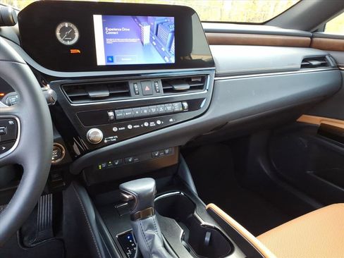 Certified 2023 Lexus ES 350 w/ Premium Package image 21