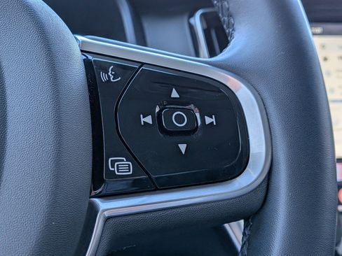 Used 2023 Volvo V90 B6 Cross Country Ultimate w/ Climate Package image 17