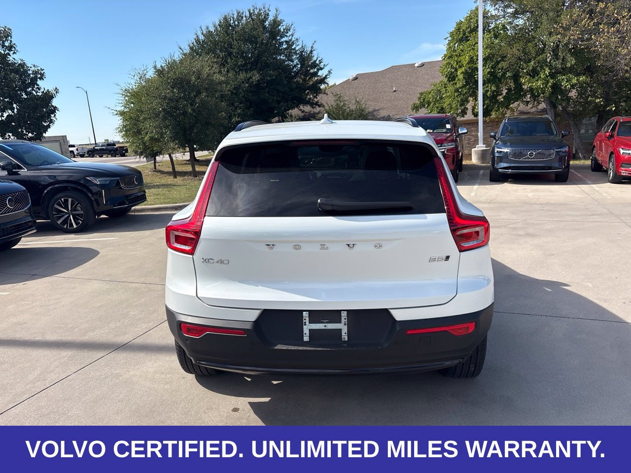 Certified 2025 Volvo XC40 B5 Plus AWD/4WD image 10