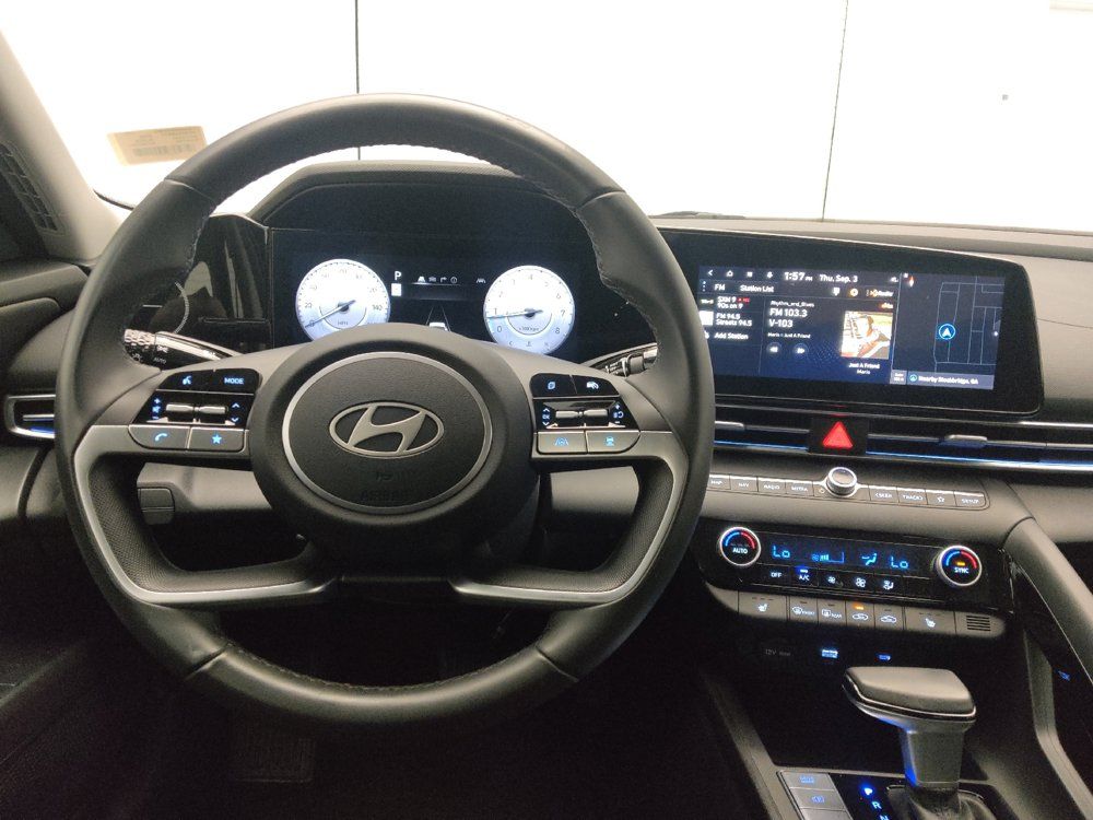 Used 2025 Hyundai Elantra SEL FWD image 22
