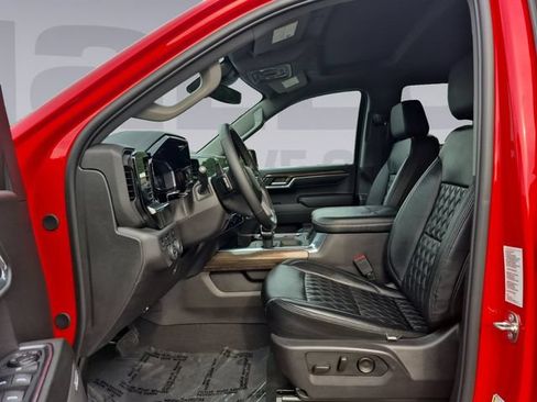 Used 2024 Chevrolet Silverado 1500 LT Trail Boss w/ Convenience Package II AWD/4WD image 10