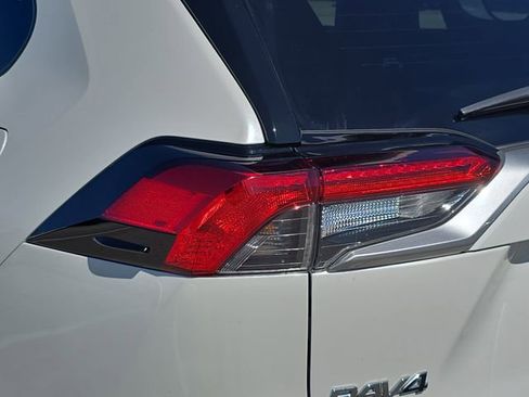 Used 2021 Toyota RAV4 Limited image 35