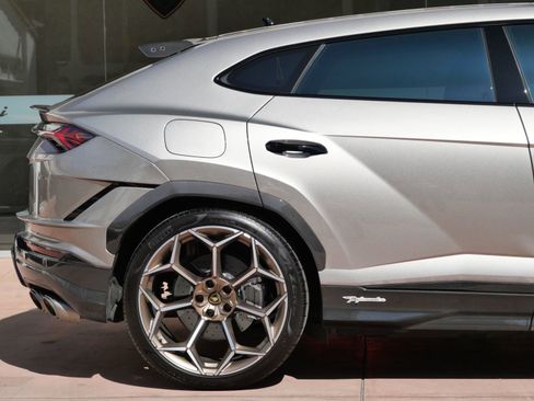Used 2023 Lamborghini Urus Performante AWD/4WD image 19