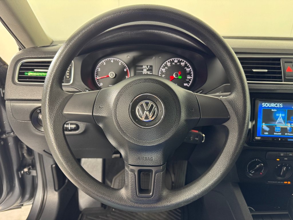 Used 2013 Volkswagen Jetta Sedan FWD image 12