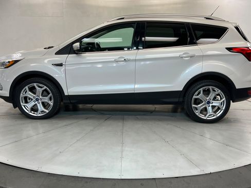 Used 2019 Ford Escape Titanium AWD/4WD image 2