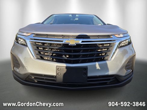 Used 2024 Chevrolet Equinox LS w/ LS Convenience Package FWD image 9