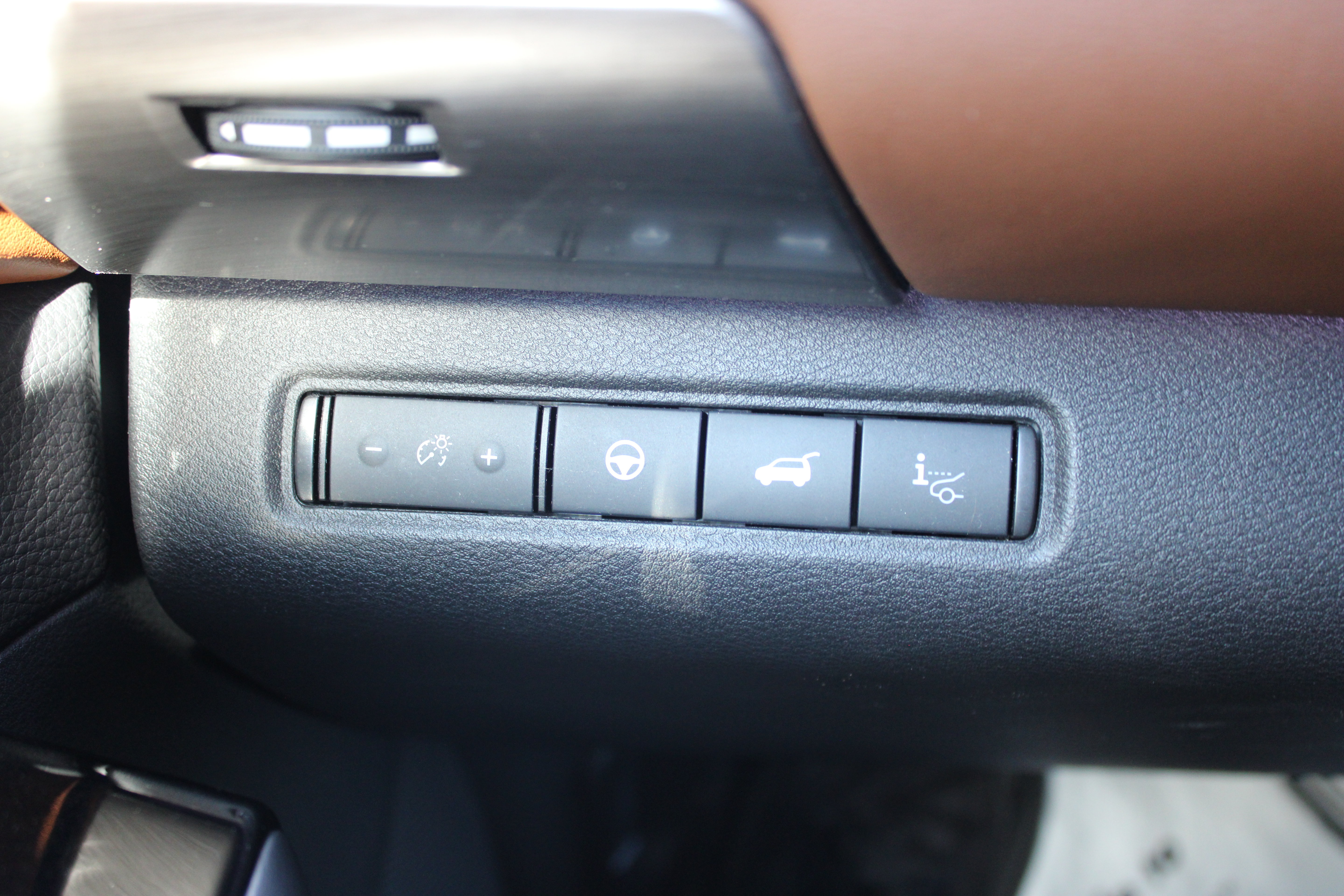 Certified 2024 Nissan Pathfinder Platinum AWD/4WD image 33