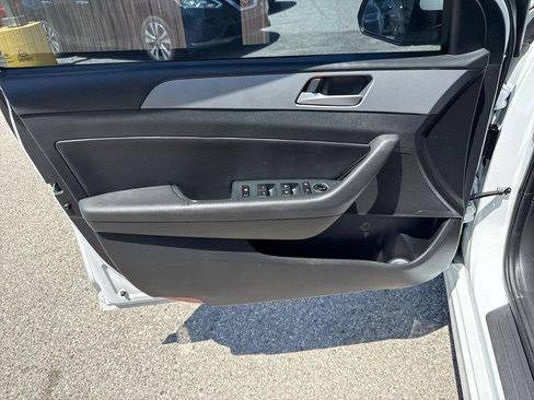 Used 2019 Hyundai Sonata SEL w/ Tech Package 02 FWD image 12