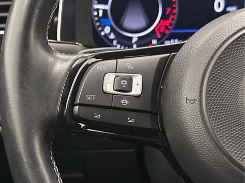 Used 2019 Volkswagen Golf R 4-Door AWD/4WD image 25