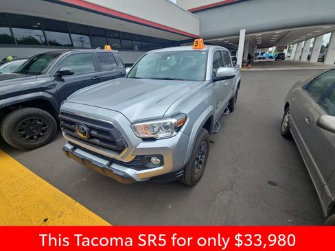 Used 2022 Toyota Tacoma SR5 w/ Technology Package AWD/4WD image 9