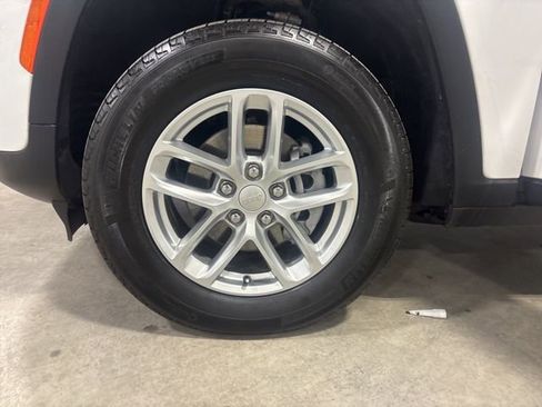 Used 2025 Jeep Grand Cherokee Laredo X w/ Luxury Tech Group I image 26