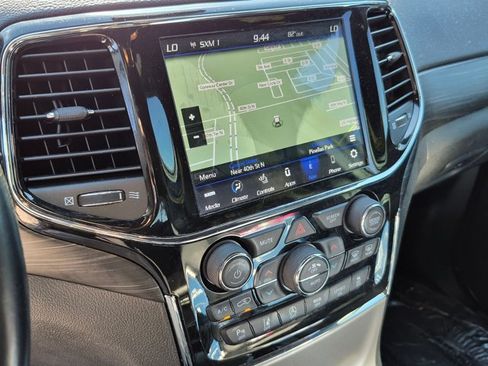 Used 2021 Jeep Grand Cherokee Laredo X AWD/4WD image 13