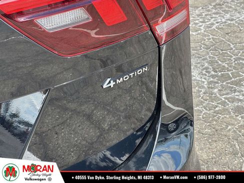 Used 2022 Volkswagen Tiguan SEL R-Line AWD/4WD image 12