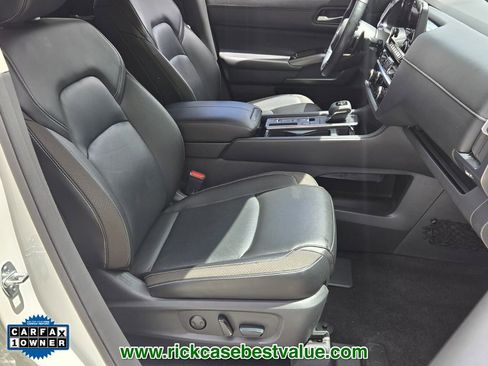 Used 2024 Nissan Pathfinder SL w/ Cargo Package FWD image 19