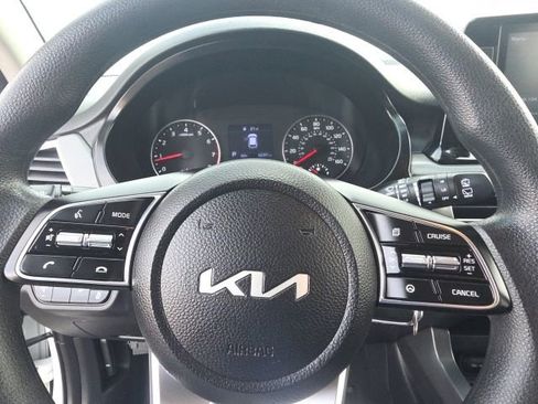 Used 2023 Kia Seltos LX image 10