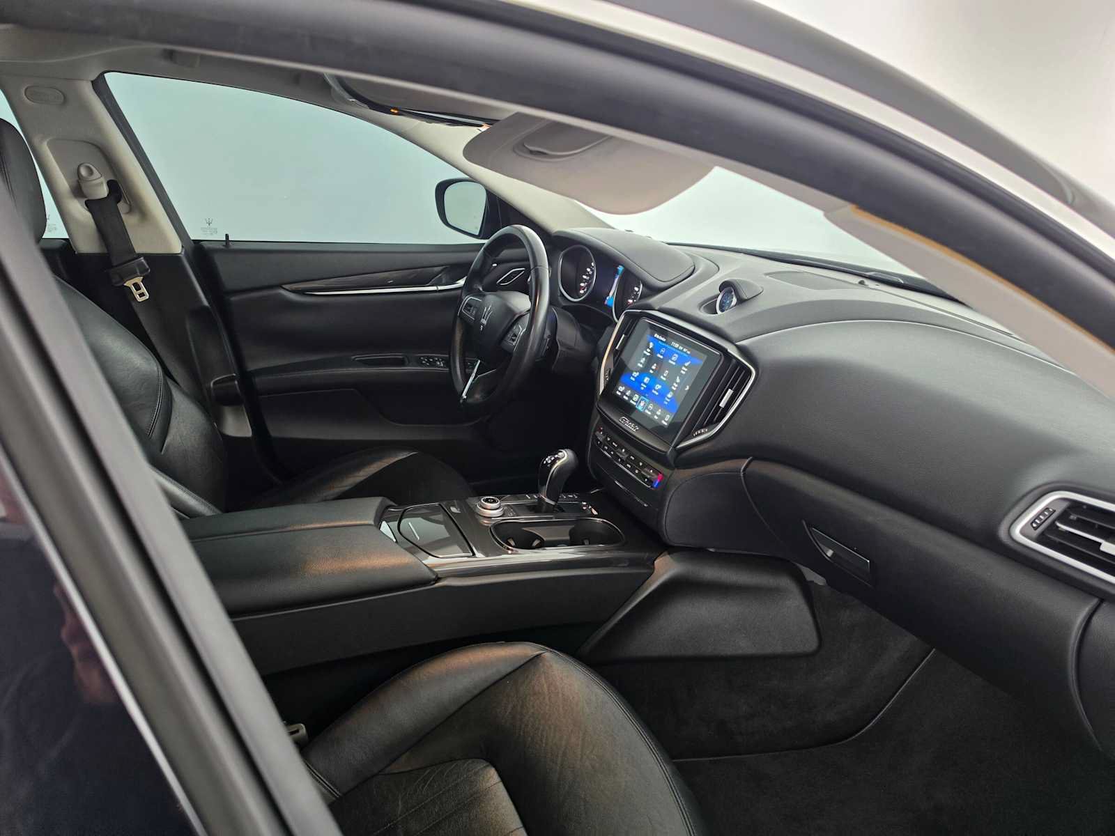 Used 2017 Maserati Ghibli RWD image 11