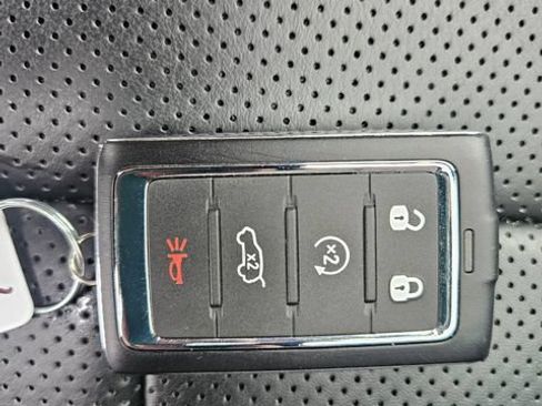 Used 2025 Jeep Grand Cherokee Summit w/ Adv Protech Group IV AWD/4WD image 29