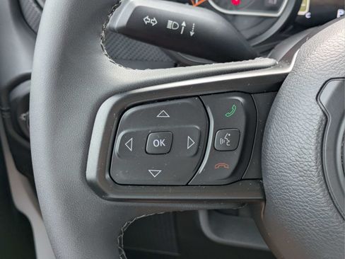 Used 2026 Jeep Wrangler Unlimited Rubicon AWD/4WD image 23