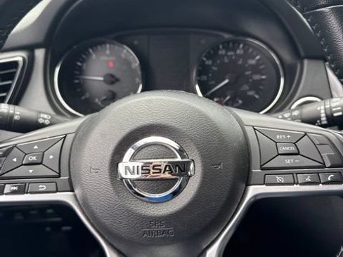 Used 2022 Nissan Rogue Sport SV AWD/4WD image 2