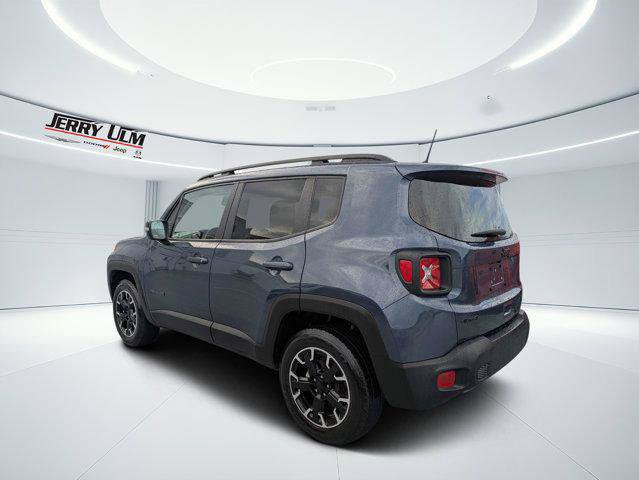 Certified 2023 Jeep Renegade Latitude w/ Sun/Sound Group AWD/4WD image 5
