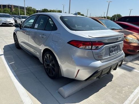 Used 2025 Toyota Corolla SE w/ SE Premium Package FWD image 6