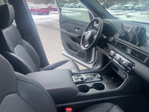New 2025 Honda Pilot Black Edition image 29