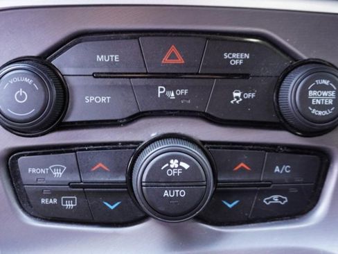 Used 2022 Dodge Challenger R/T image 25