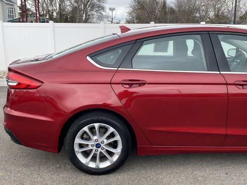 Used 2019 Ford Fusion SE image 6