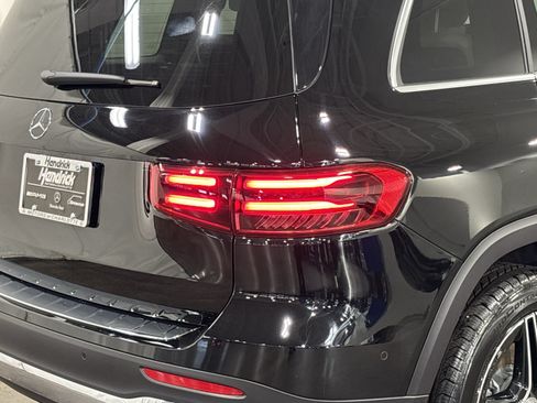 New 2026 Mercedes-Benz GLB 250 image 9