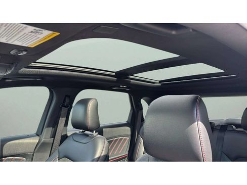 Used 2022 Ford Edge ST-Line AWD/4WD image 10
