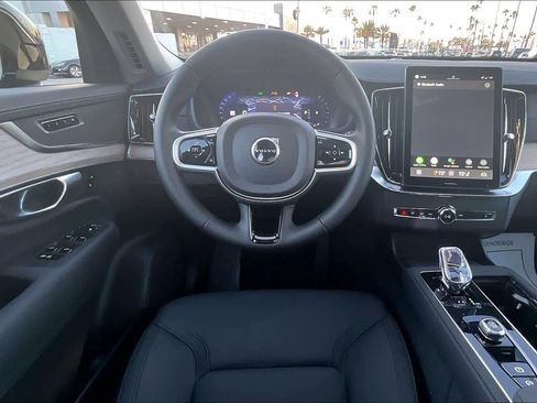 Used 2026 Volvo XC90 B5 Core image 5