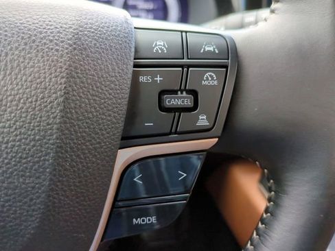 Used 2025 Toyota Crown Signia image 28