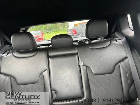 Used 2025 Jeep Compass Trailhawk AWD/4WD image 15
