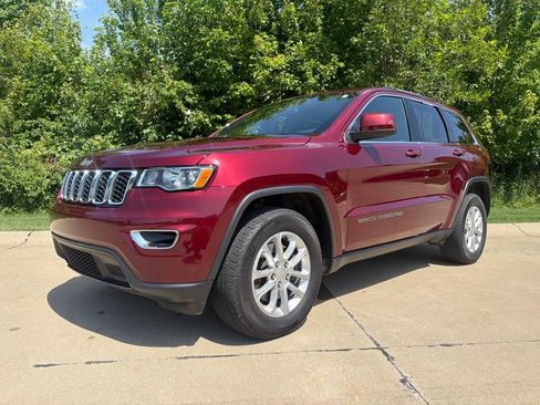 Used 2021 Jeep Grand Cherokee Laredo w/ Security & Convenience Group AWD/4WD image 1