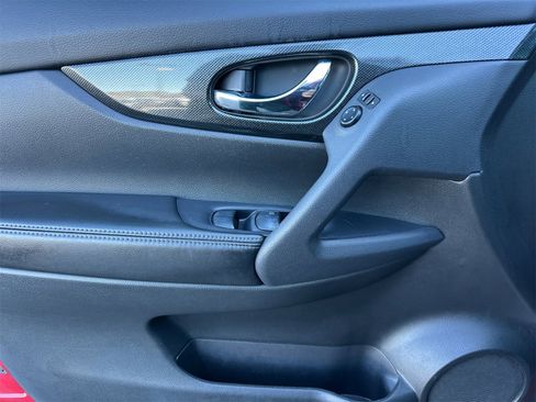 Used 2015 Nissan Rogue SL image 11