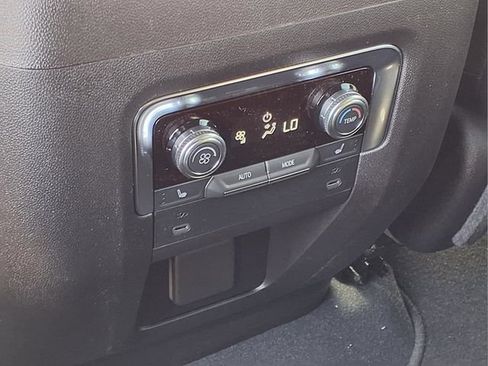 New 2026 GMC Yukon XL Elevation AWD/4WD image 24