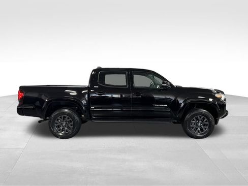 Used 2023 Toyota Tacoma SR5 w/ Technology Package AWD/4WD image 6