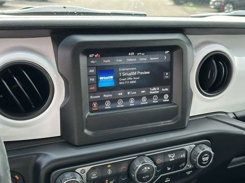 Certified 2021 Jeep Wrangler Sport AWD/4WD image 15