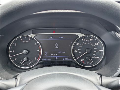 Used 2025 Nissan Altima 2.5 SV FWD image 19