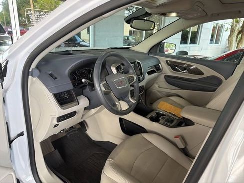 Used 2024 GMC Terrain Denali image 6
