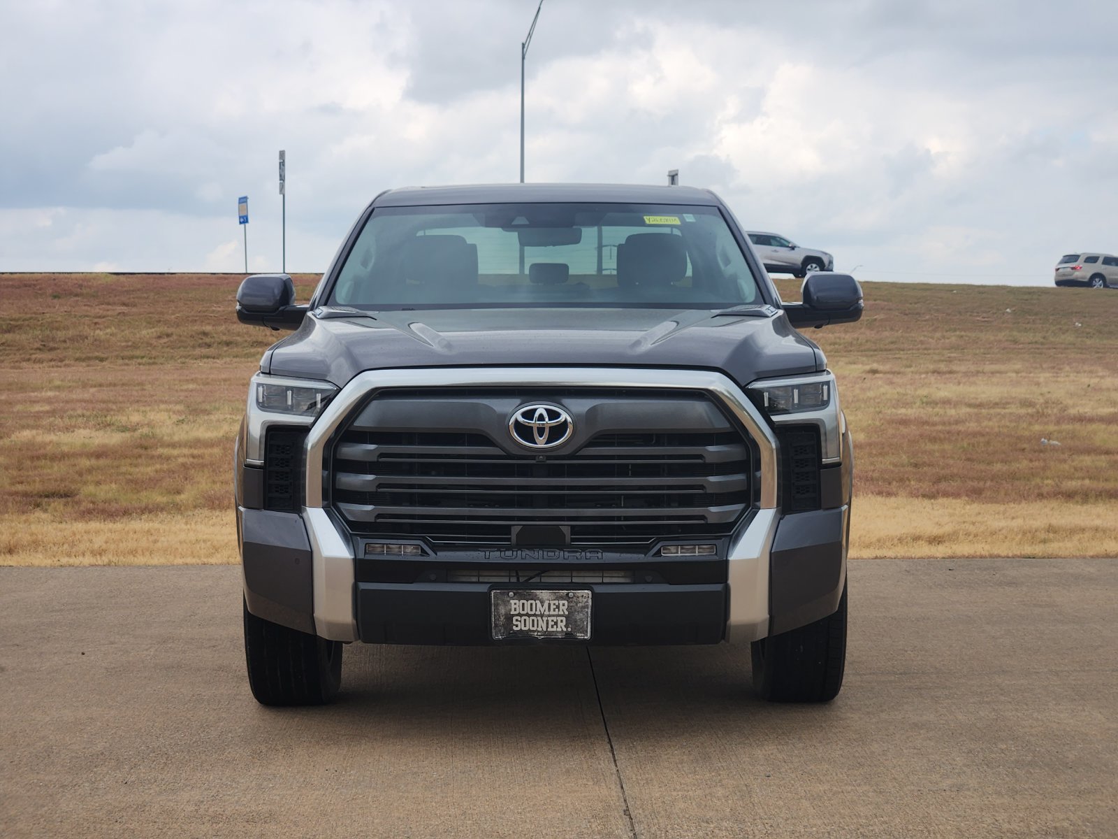 Used 2022 Toyota Tundra Limited AWD/4WD image 6