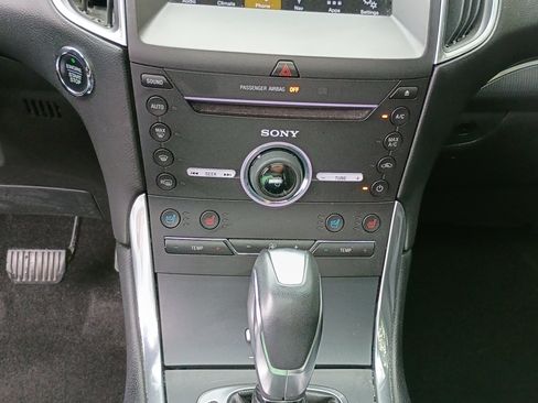 Used 2016 Ford Edge Titanium w/ Equipment Group 301A AWD/4WD image 21