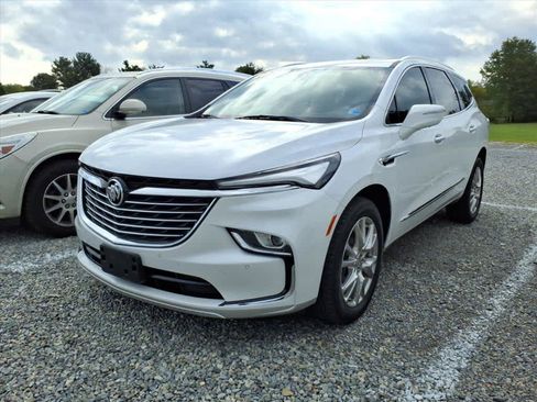 Used 2023 Buick Enclave Premium w/ Experience Buick Package FWD image 2